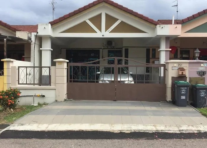 June\'S Homestay@ Puteri Wangsa Near Aeon & Ikea
