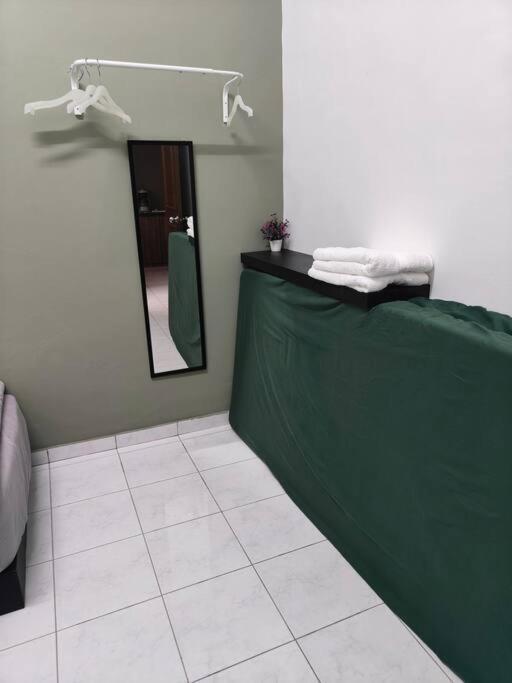 Holiday home June's Homestay@ Puteri Wangsa Near Aeon & Ikea